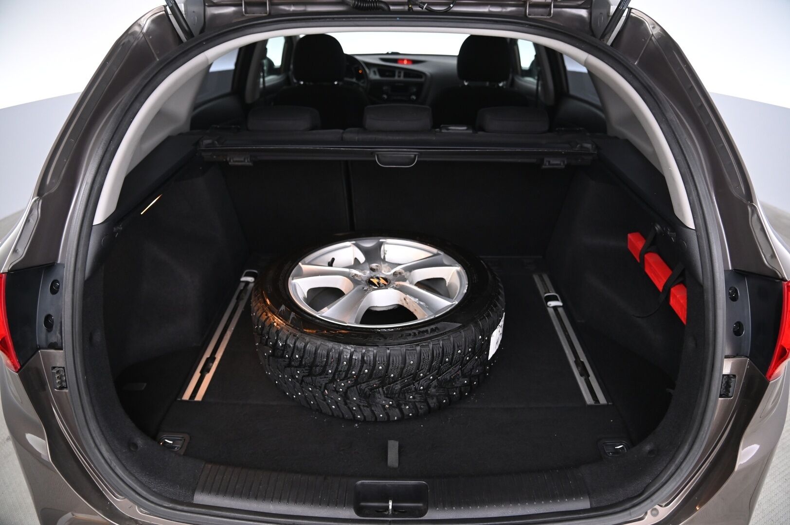 Kia cee'd 2013 1,6 ISG EX SW EcoDynamics - Vakkari | Peruutustutka | Lämpöratti | Juuri leimattu & huollettu | Suomiauto | 2x renkaat