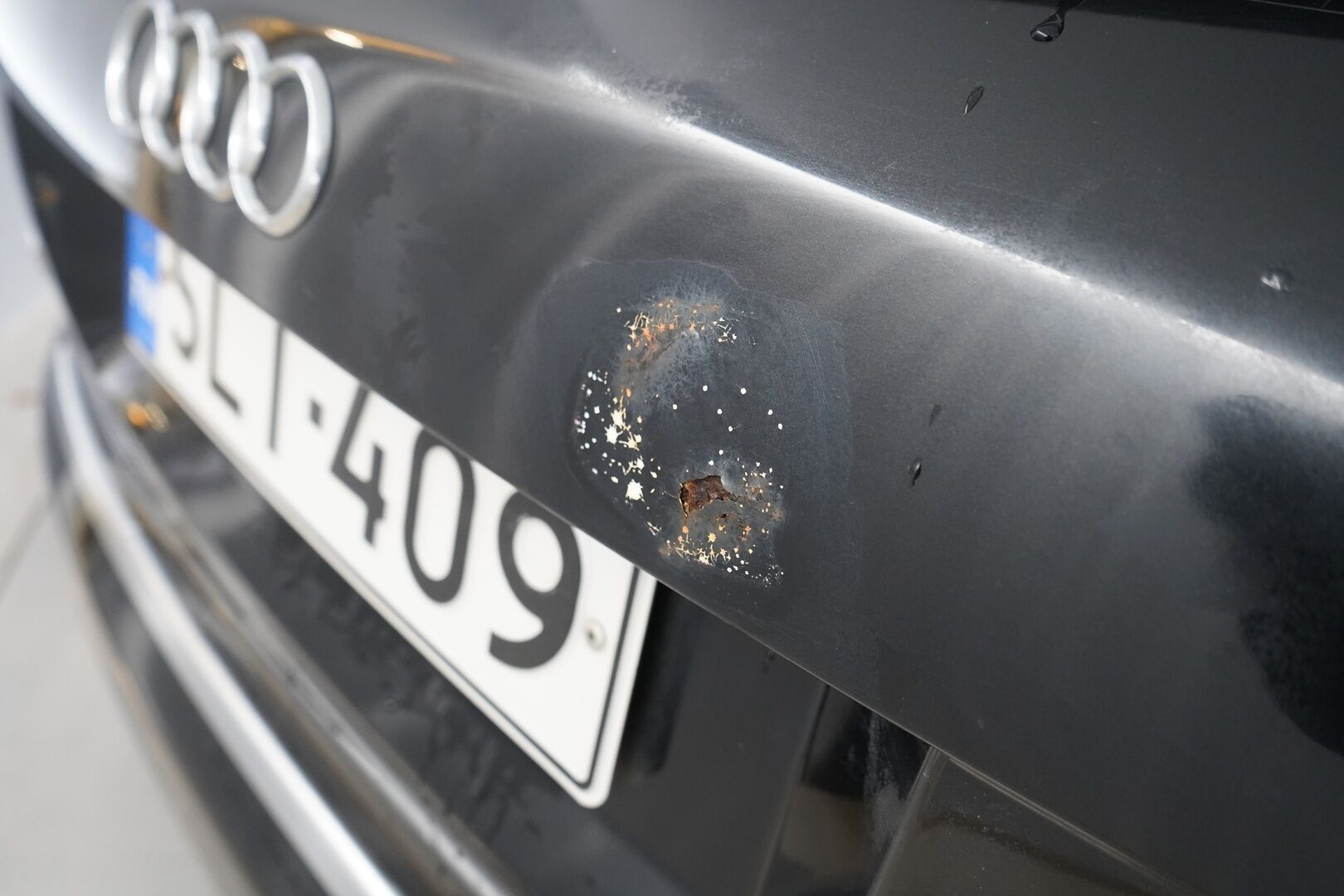 Audi A4 2004 2.0 Avant 96kW- YritysOutlet - Myydään vain yrityksille - 2-Om / Todella särmät huollot / Kahdet hyväkuntoiset renkaat alumiinivantein / Juuri katsastettu