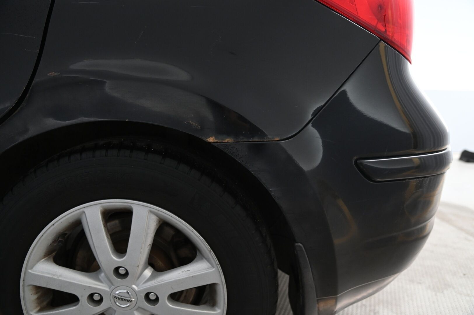 Nissan Tiida 2009 *Myydään Huutokaupat.com*