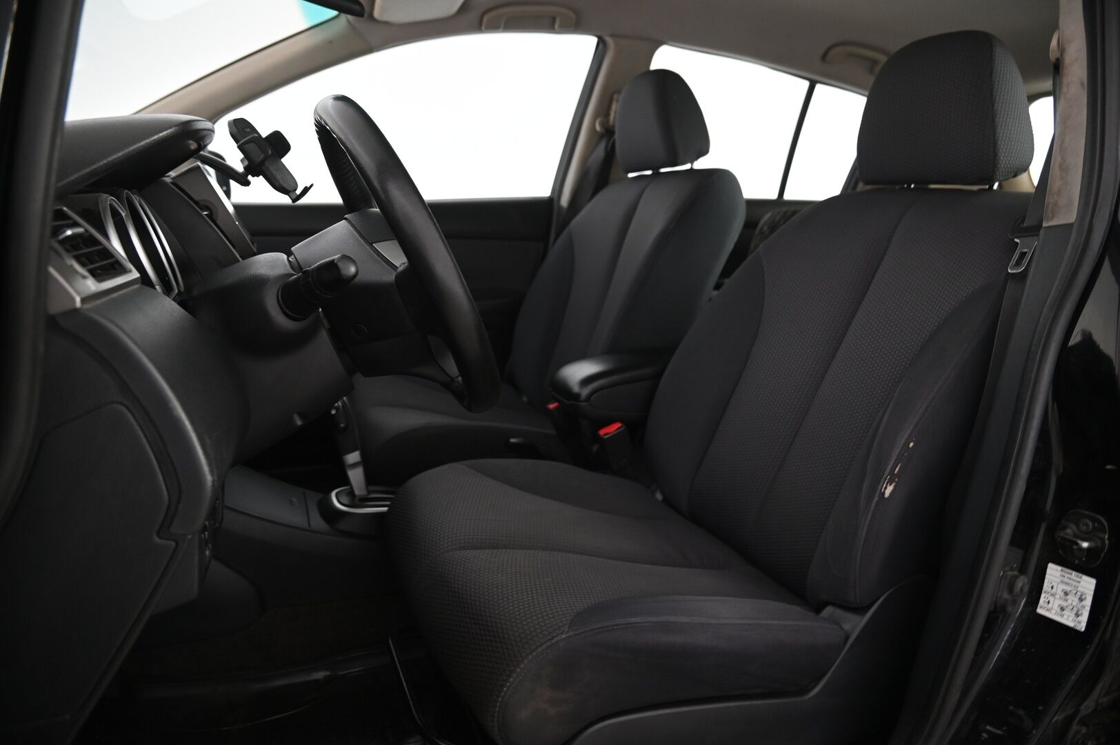 Nissan Tiida 2009 *Myydään Huutokaupat.com*