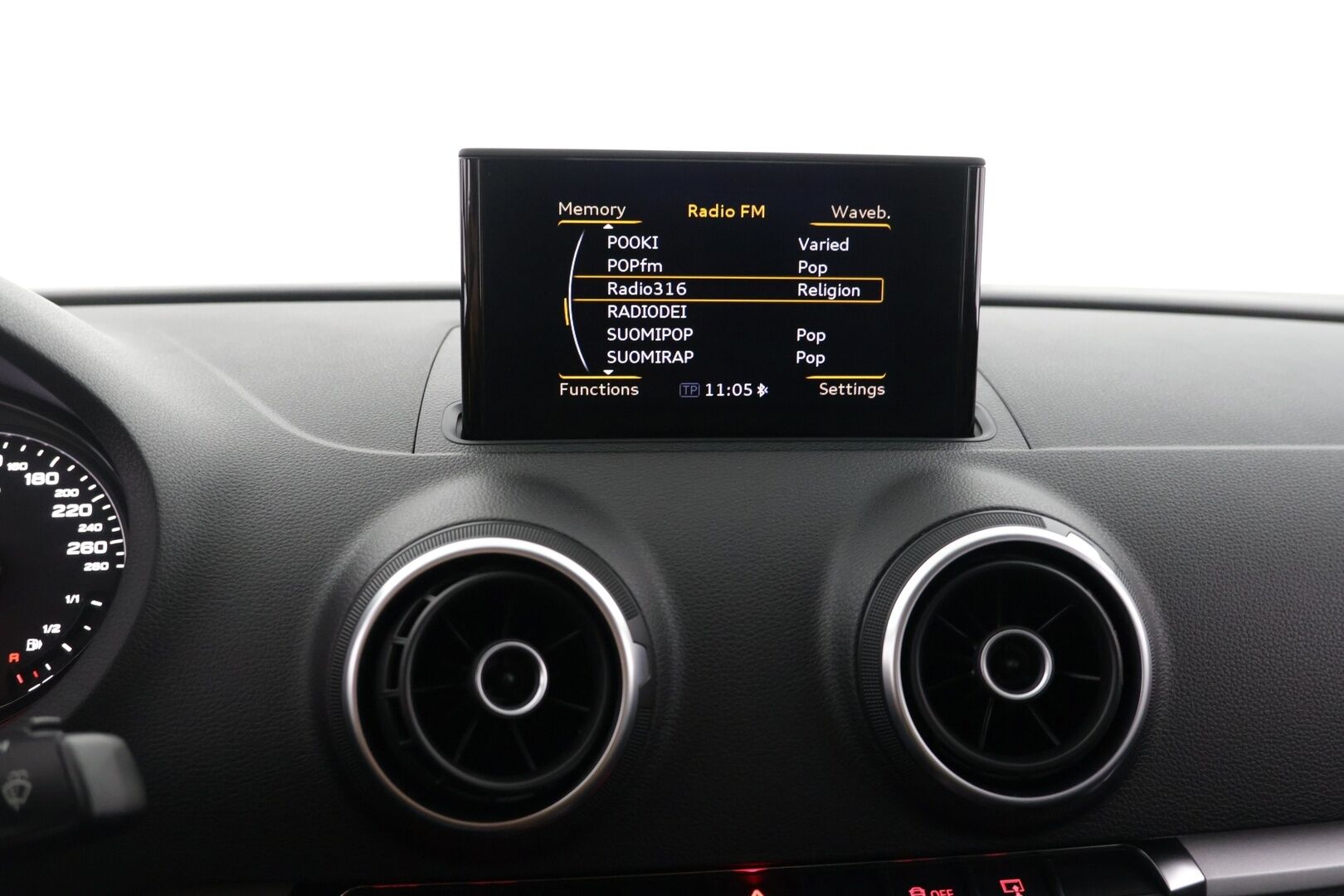 Audi A3 2014 Sedan Business Sport 1,4 TFSI - Sport penkit | Tutkat | Xenon | Bluetooth | 2x aluvanteet | Lohko | 