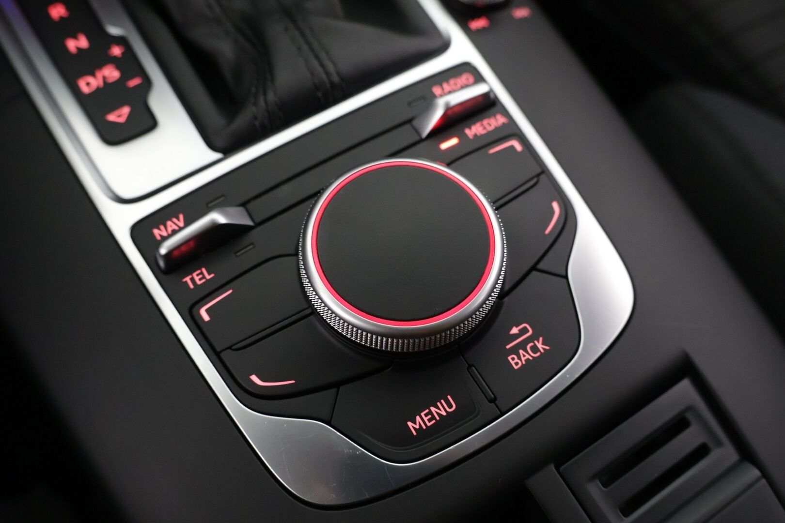 Audi A3 2014 Sedan Business Sport 1,4 TFSI - Sport penkit | Tutkat | Xenon | Bluetooth | 2x aluvanteet | Lohko | 
