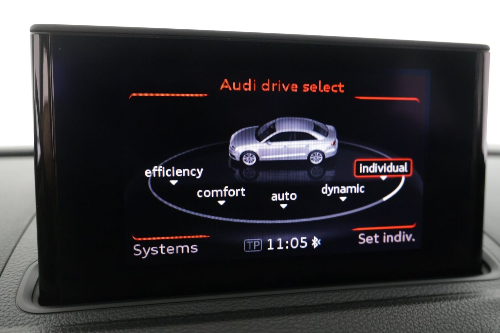 Audi A3 2014 Sedan Business Sport 1,4 TFSI - Sport penkit | Tutkat | Xenon | Bluetooth | 2x aluvanteet | Lohko | 