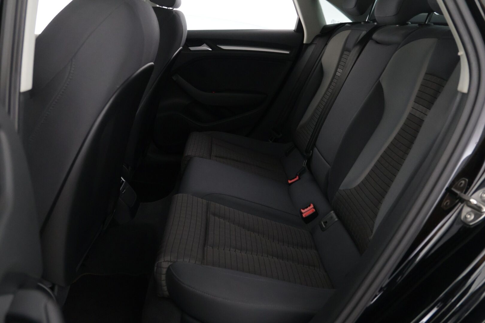 Audi A3 2014 Sedan Business Sport 1,4 TFSI - Sport penkit | Tutkat | Xenon | Bluetooth | 2x aluvanteet | Lohko | 