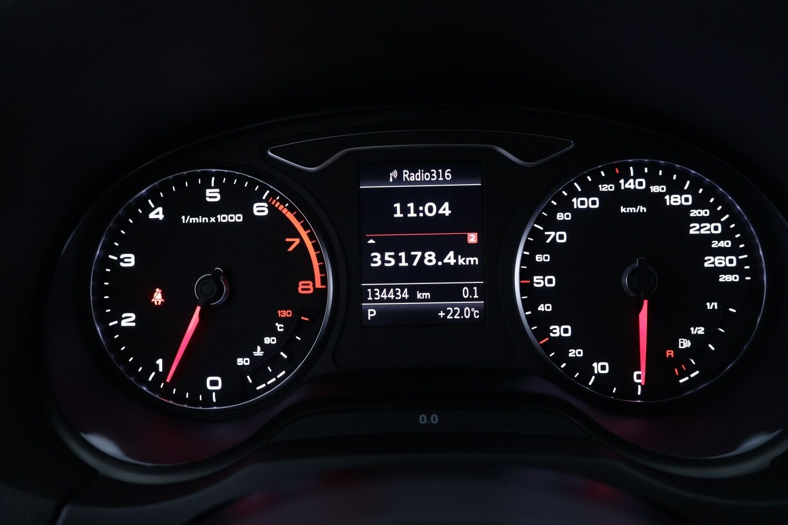 Audi A3 2014 Sedan Business Sport 1,4 TFSI - Sport penkit | Tutkat | Xenon | Bluetooth | 2x aluvanteet | Lohko | 