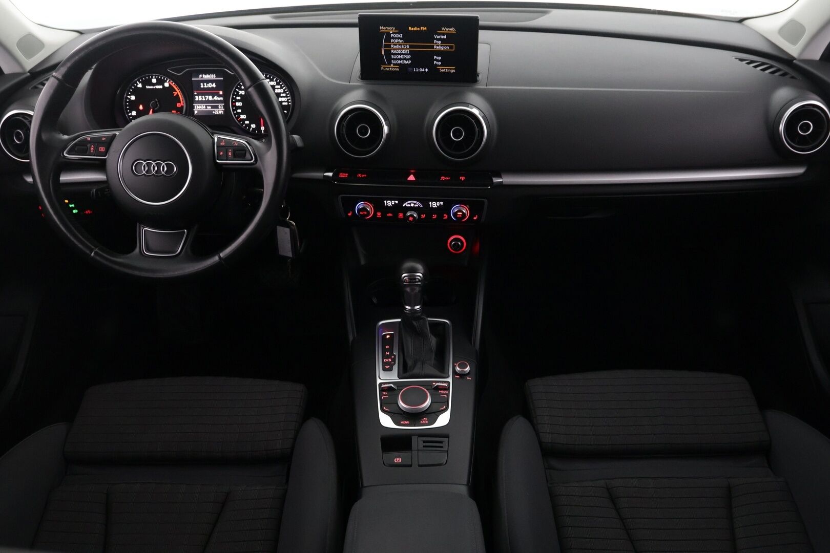 Audi A3 2014 Sedan Business Sport 1,4 TFSI - Sport penkit | Tutkat | Xenon | Bluetooth | 2x aluvanteet | Lohko | 