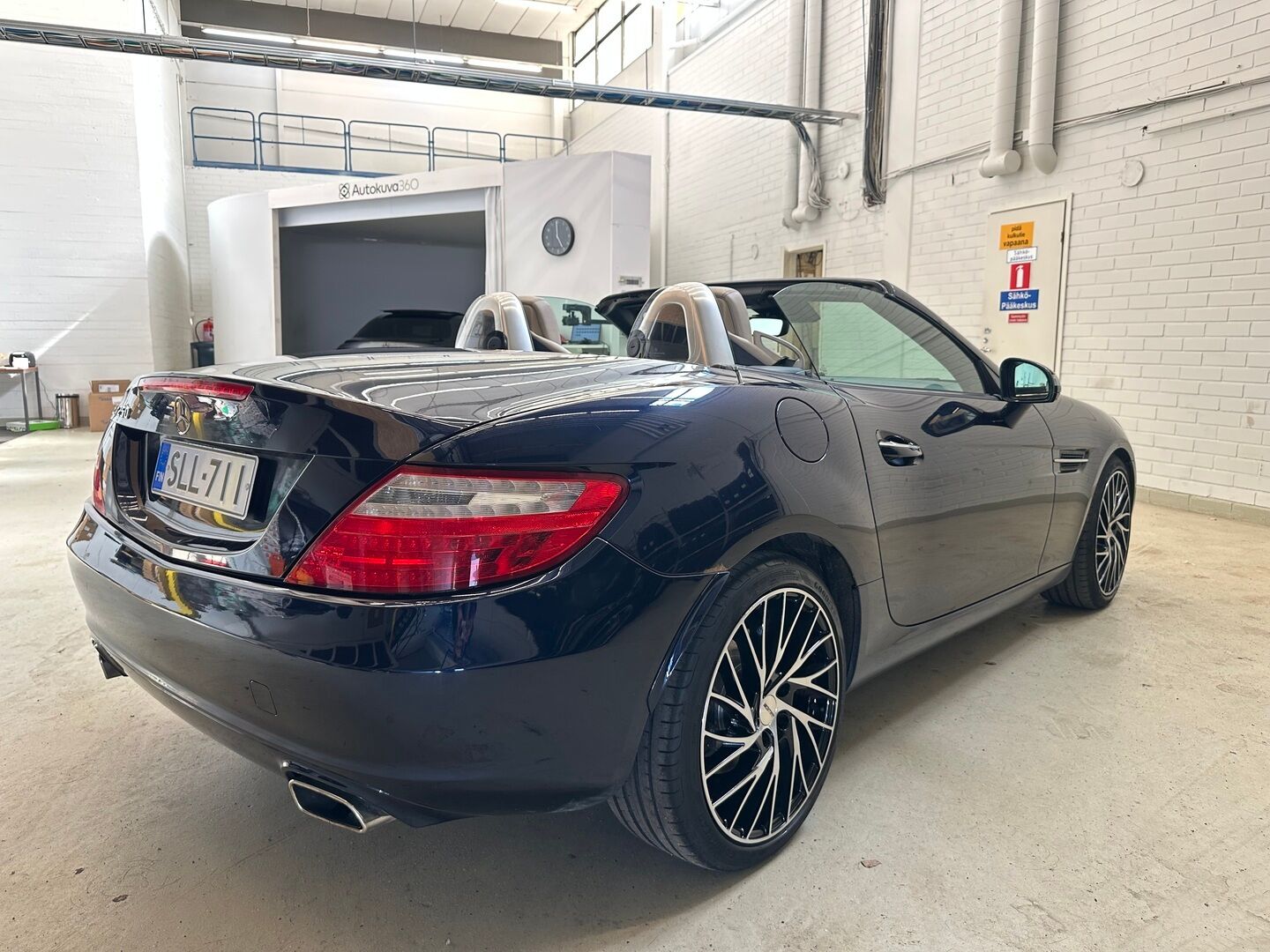 Mercedes-Benz SLK 2012 SLK 250 Avoauto (AE) 2ov 1796cm3 A - * Juuri tullut! / Merkkiliikkeen huoltohistoria! / Jakoketju vaihdettu! *