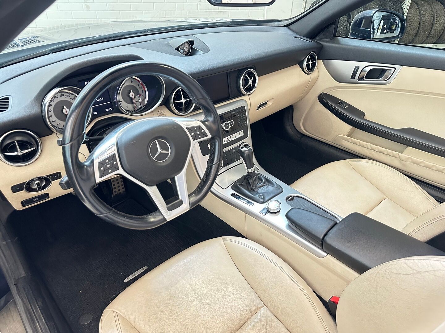 Mercedes-Benz SLK 2012 SLK 250 Avoauto (AE) 2ov 1796cm3 A - * Juuri tullut! / Merkkiliikkeen huoltohistoria! / Jakoketju vaihdettu! *