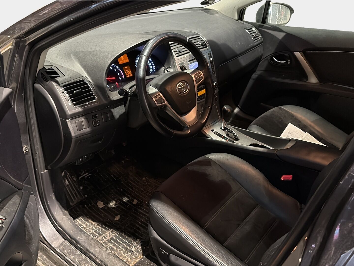 Toyota Avensis 2014 1,8 Valvematic Active Wagon Multidrive S * Suomiauto / Peruutuskamera / Vetokoukku / Puolinahat / Lohko & Sisäpistoke - Vakkari / Fiksut renkaat / Juuri katsastettu!