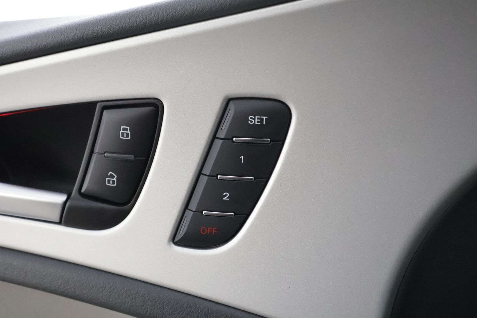 Audi A6 2015 Sedan Business 2,0 TDI 140 kW ultra S tronic * Comfort-penkit Muistilla / Xenon / P.tutkat / Vakkari / Bluetooth * - Suomi-auto / Kahdet renkaat