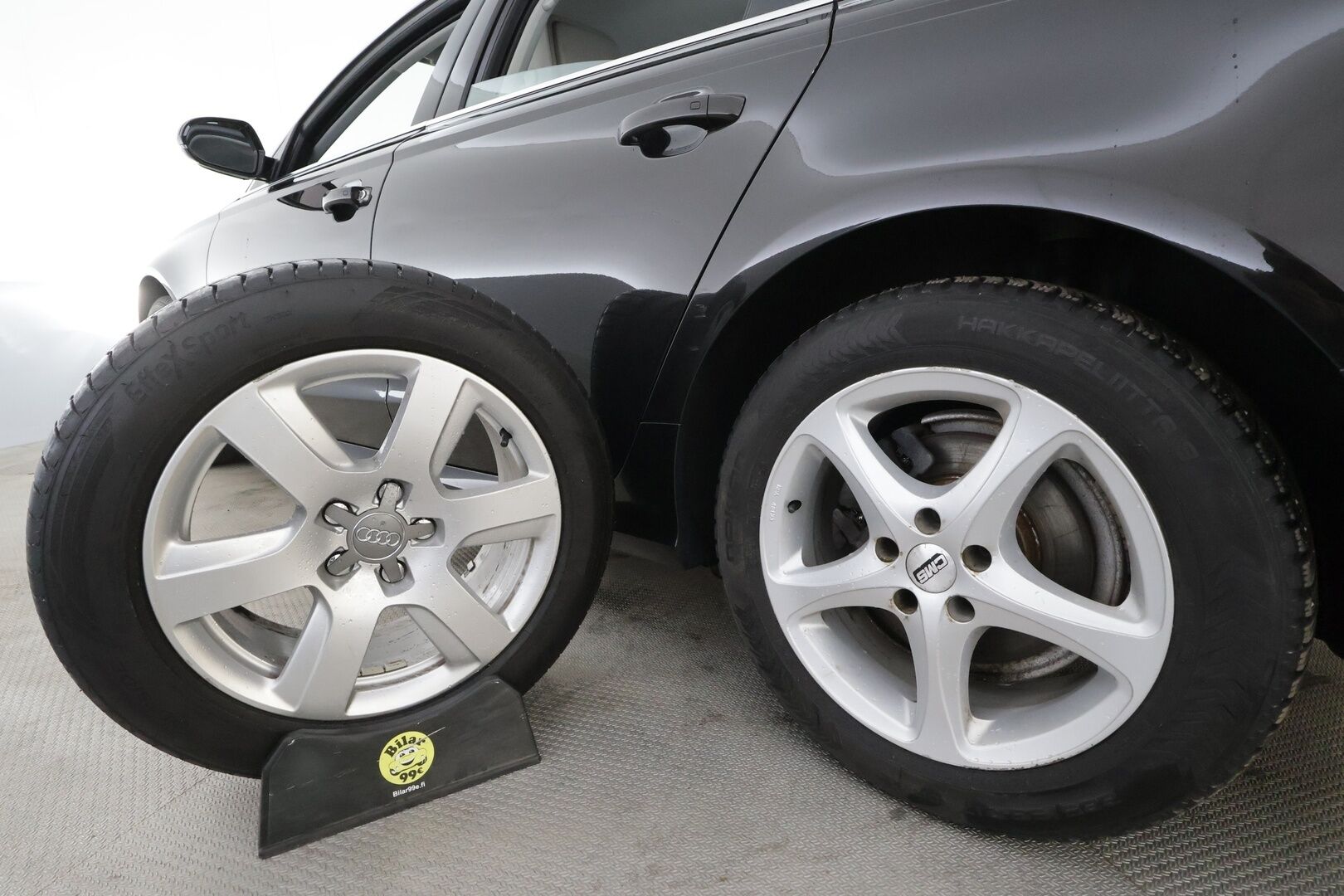 Audi A6 2015 Sedan Business 2,0 TDI 140 kW ultra S tronic * Comfort-penkit Muistilla / Xenon / P.tutkat / Vakkari / Bluetooth * - Suomi-auto / Kahdet renkaat