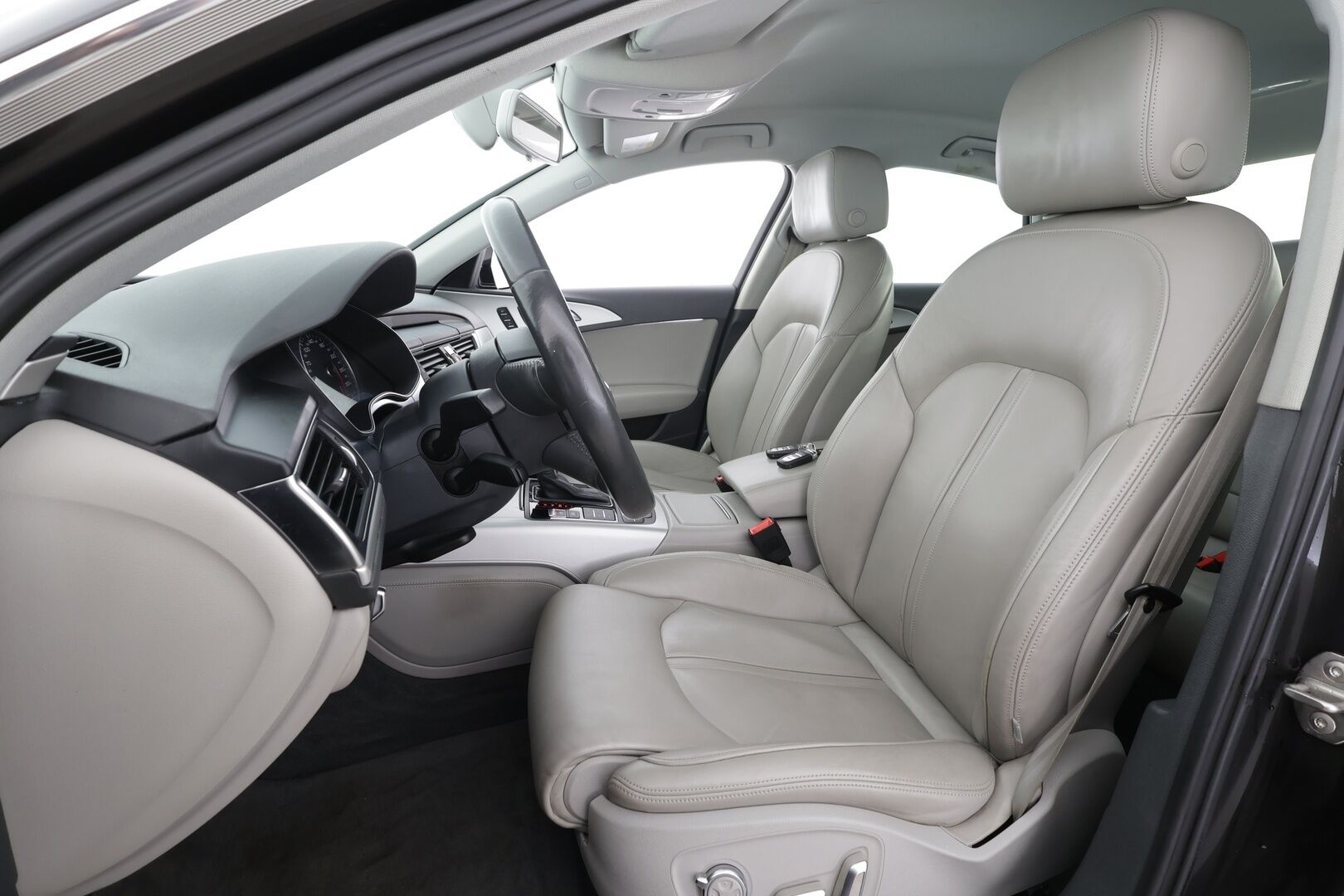 Audi A6 2015 Sedan Business 2,0 TDI 140 kW ultra S tronic * Comfort-penkit Muistilla / Xenon / P.tutkat / Vakkari / Bluetooth * - Suomi-auto / Kahdet renkaat