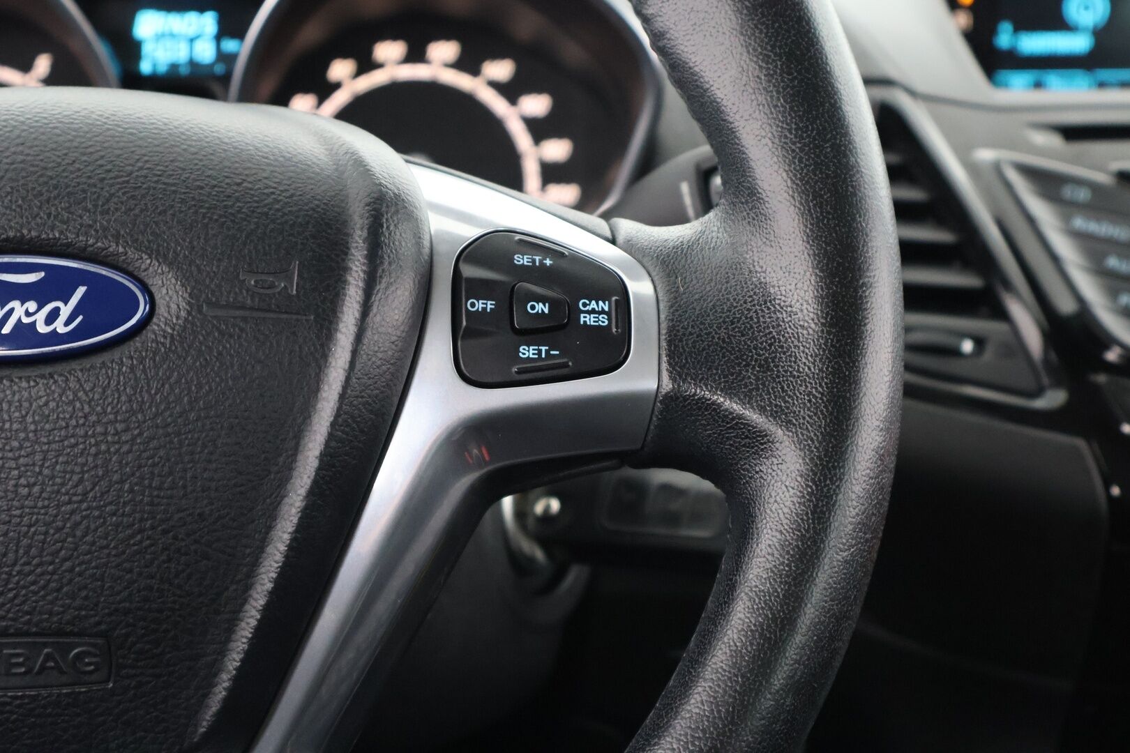 Ford Fiesta 2014 1,0 EcoBoost 100hv PowerShift Titanium A6 5-ovinen - | Kahdet hyvät renkaat! | Suomi-Auto | Ilmastointi | Vakkari | Erinomaiset huollot!