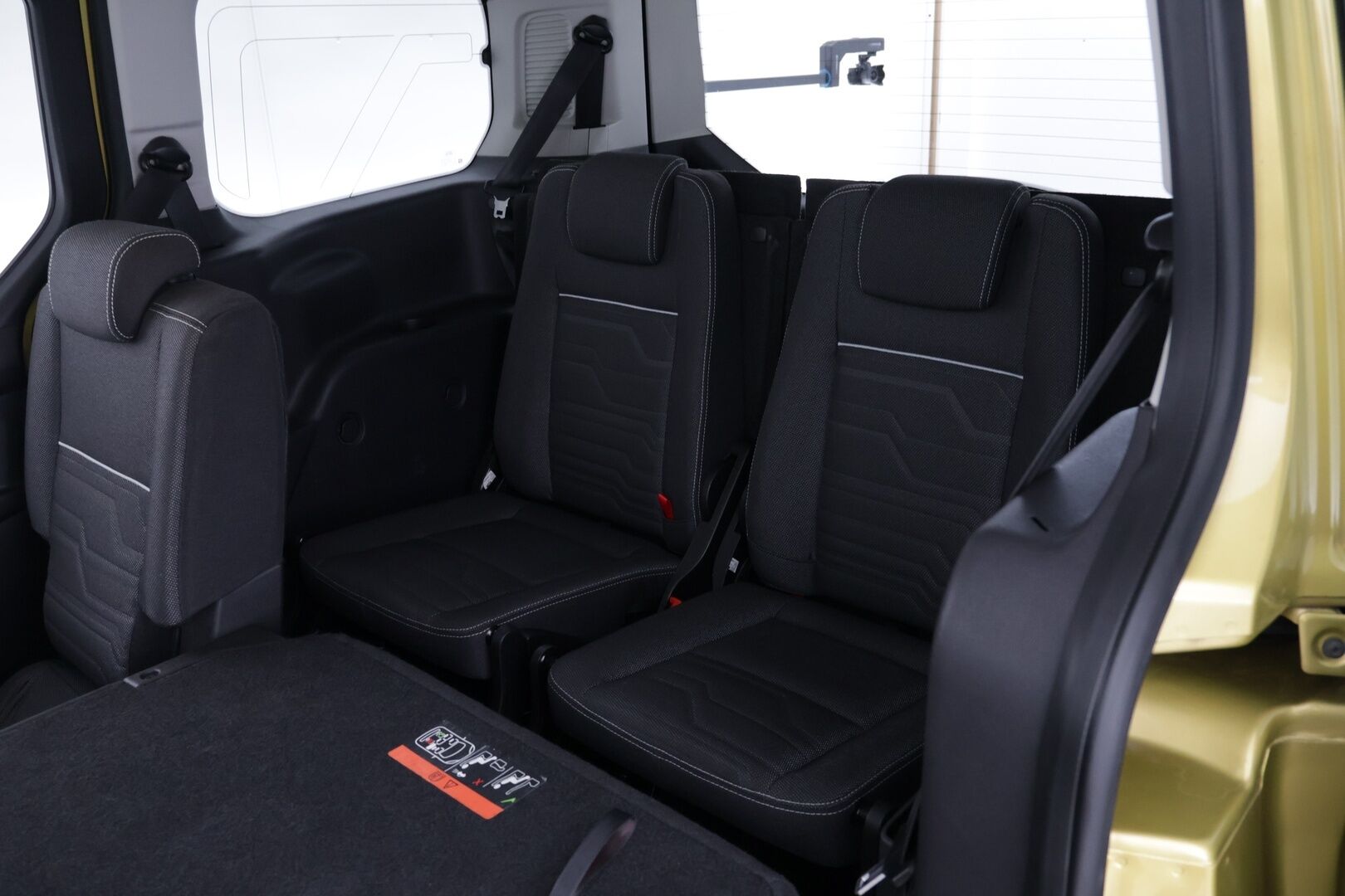 Ford Grand Tourneo Connect 2014 1,6 TDCi 115 hv Titanium M6 / 7-Paikkainen / Lämmitettävä tuulilasi / Parkkitutka / Vakkari - 7-Paikkainen / Lämmitettävä tuulilasi / Parkkitutka / Vakkari