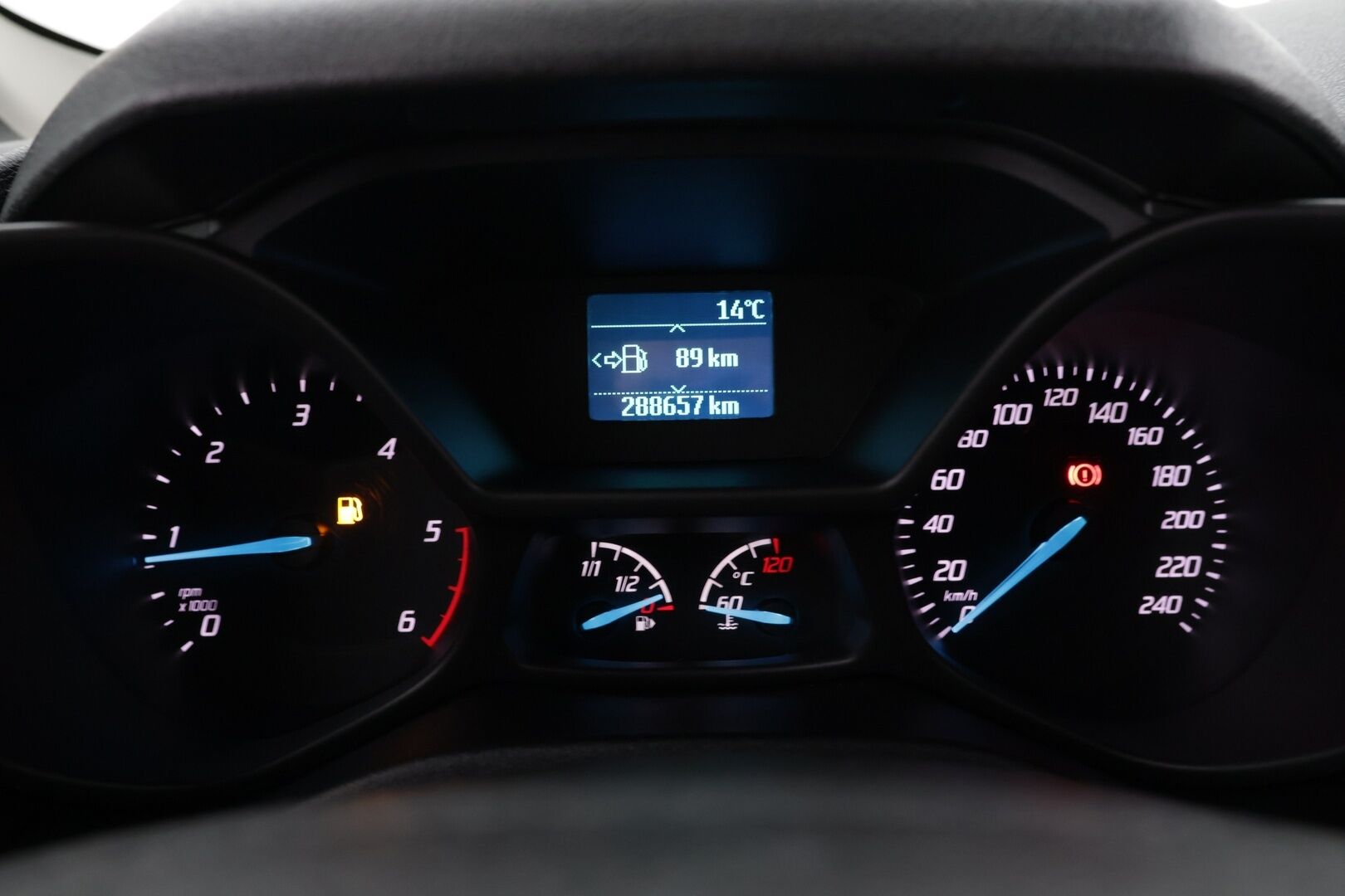 Ford Grand Tourneo Connect 2014 1,6 TDCi 115 hv Titanium M6 / 7-Paikkainen / Lämmitettävä tuulilasi / Parkkitutka / Vakkari - Juuri katsastettu huomautuksetta! / 7-Paikkainen / Lämmitettävä tuulilasi / Parkkitutka / Vakkari - HULLUT AVAJAISHULINAT KORKOTARJOUS 3,29 %