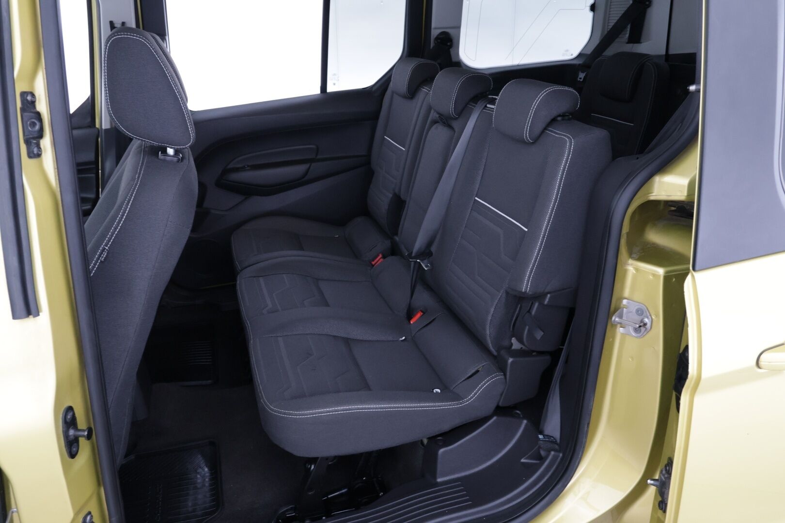 Ford Grand Tourneo Connect 2014 1,6 TDCi 115 hv Titanium M6 / 7-Paikkainen / Lämmitettävä tuulilasi / Parkkitutka / Vakkari - Juuri katsastettu huomautuksetta! / 7-Paikkainen / Lämmitettävä tuulilasi / Parkkitutka / Vakkari - HULLUT AVAJAISHULINAT KORKOTARJOUS 3,29 %