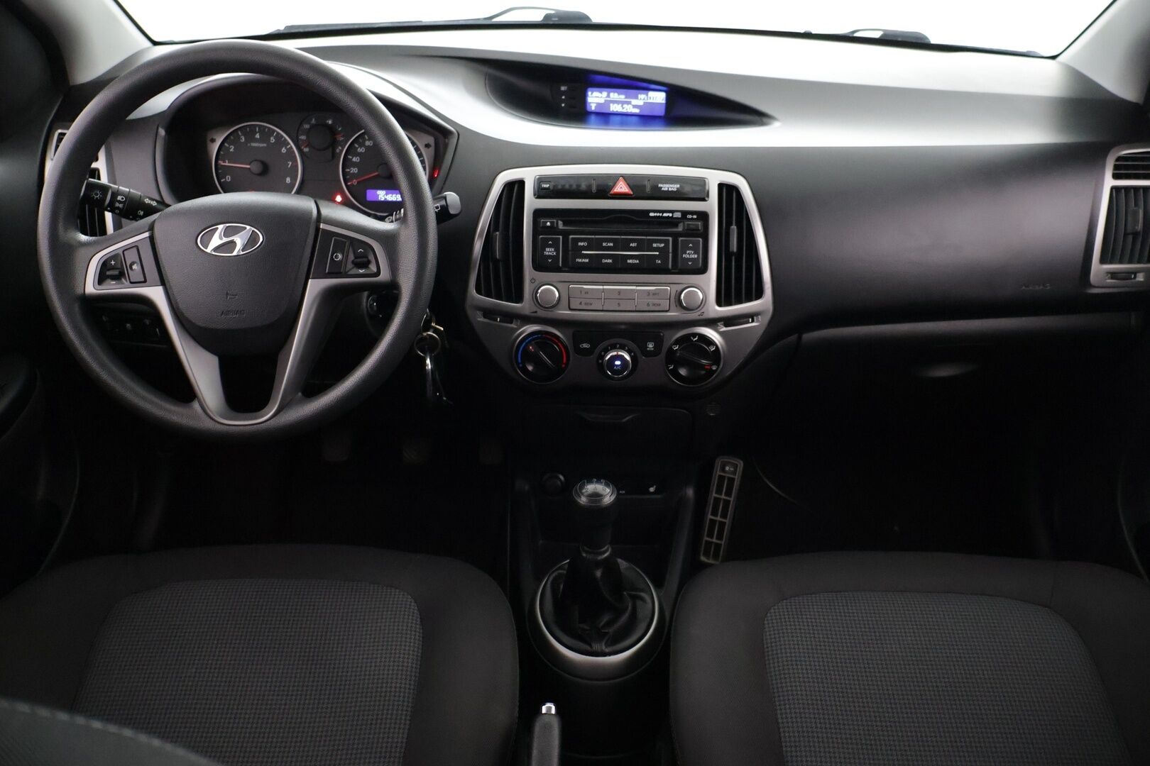 Hyundai i20 5d 2014 1,2 5MT Classic - Katsastus 9/2027 | Lohko | Suomi-auto | Hyvin huollettu | Kahdet renkaat | Taloudellinen | Erikoisväri | Penkinlämmitin