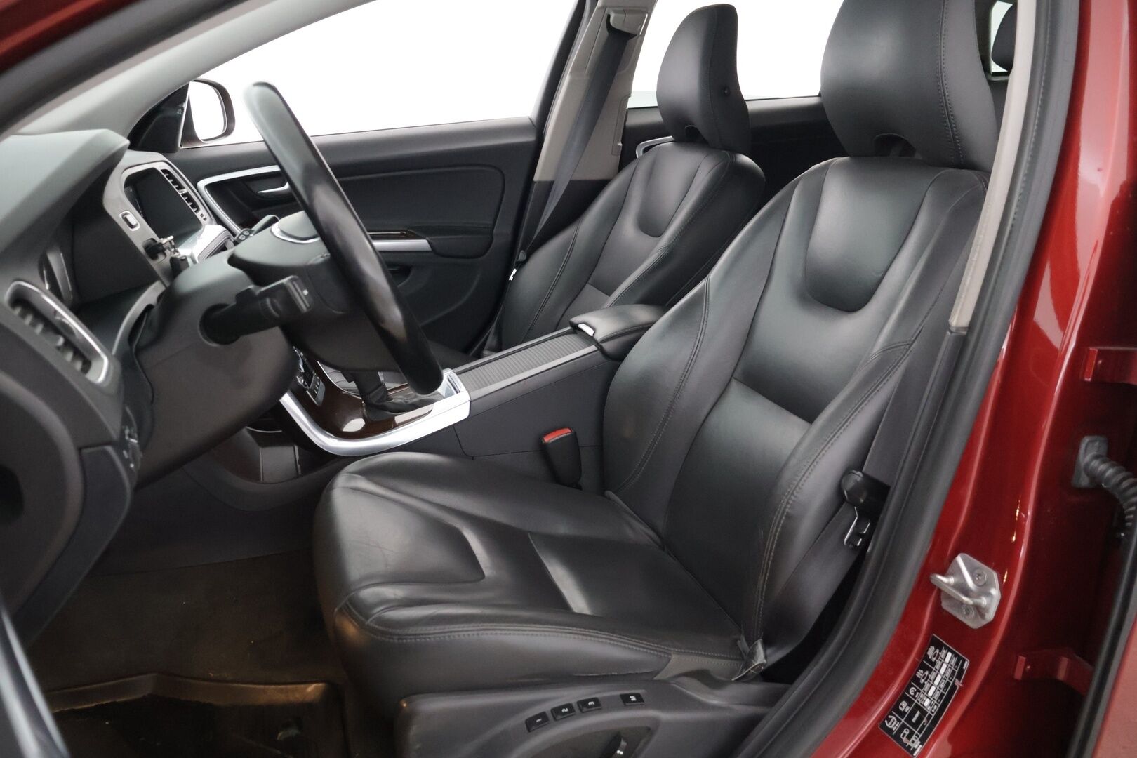 Volvo V60 2014 D5 AWD Summum Edition aut * ACC / Webasto / Digimittari / Koukku / Nahat * - Hyvä huoltohistoria / Huollettu 7/2025 / Suomi-auto