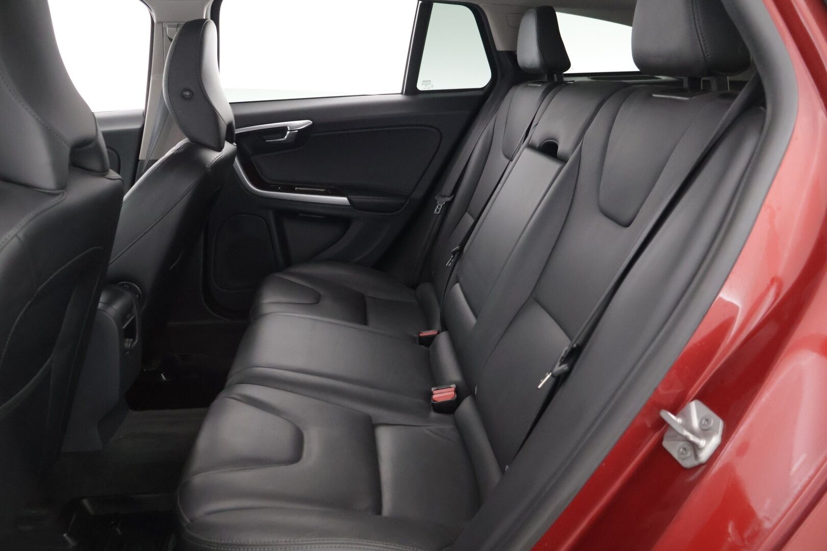 Volvo V60 2014 D5 AWD Summum Edition aut * ACC / Webasto / Digimittari / Koukku / Nahat * - Hyvä huoltohistoria / Huollettu 7/2025 / Suomi-auto