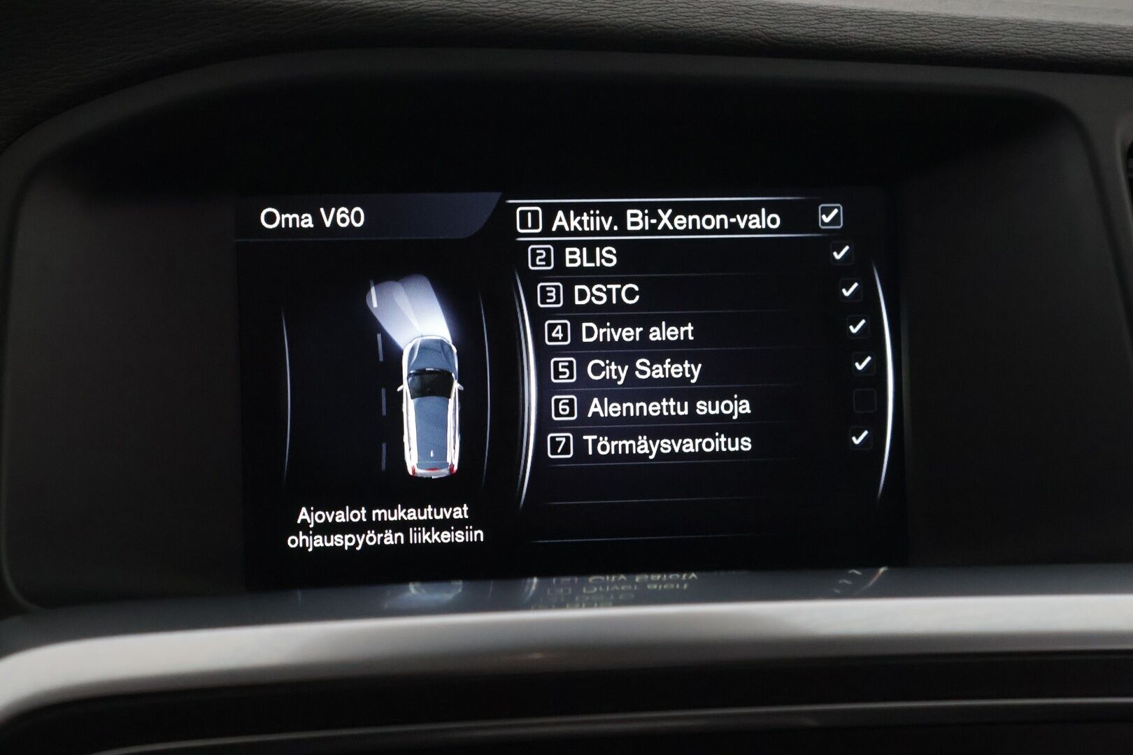 Volvo V60 2014 D5 AWD Summum Edition aut * ACC / Webasto / Digimittari / Koukku / Nahat * - Hyvä huoltohistoria / Huollettu 7/2025 / Suomi-auto