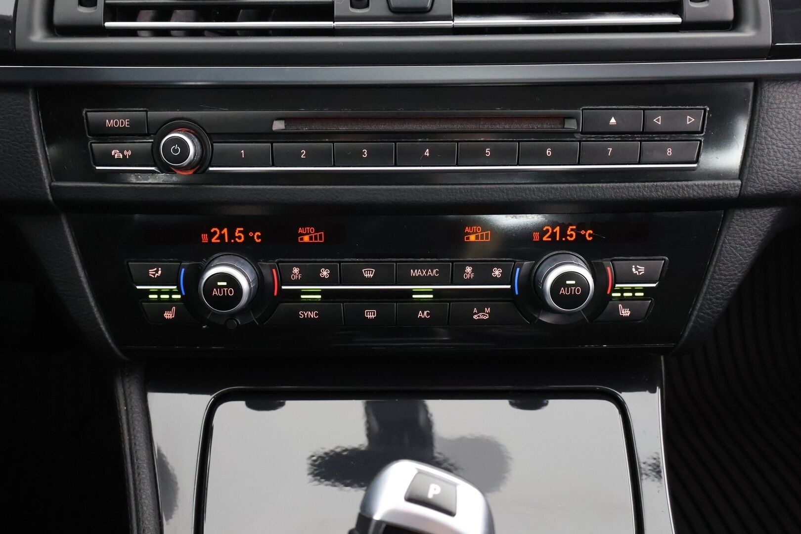 BMW 520 2014 F10 Sedan 520d TwinPower Turbo A xDrive Limited xDrive Edition - | Suomi-auto | Vakkari | Koukku | P. Tutkat | Facelift | Bluetooth audio | 2x renkaat&vanteet | Osasähköpenkit | Siisti! |