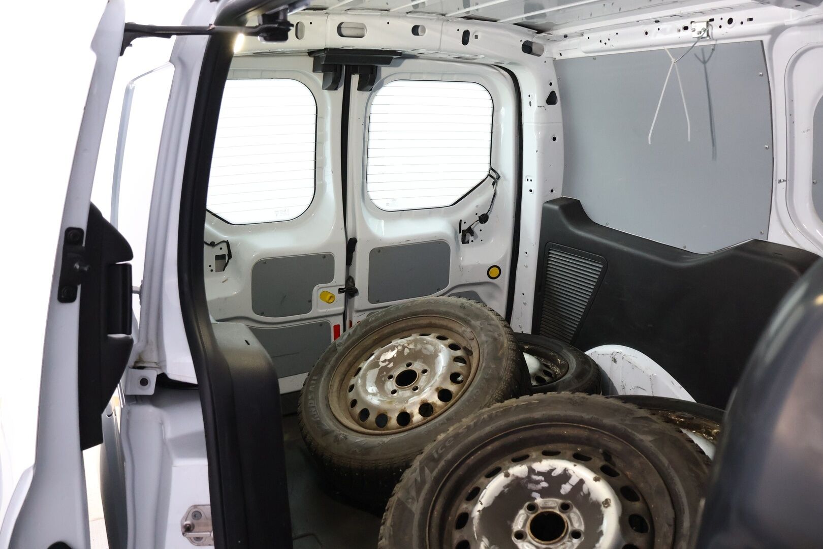 Ford Transit Connect 2014 230 1,6 TDCi 95 hv Trend M5 L2   *YritysOutlet - Myydään vain yrityksille* - Vakkari / koukku / Katsastus 07/2026!
