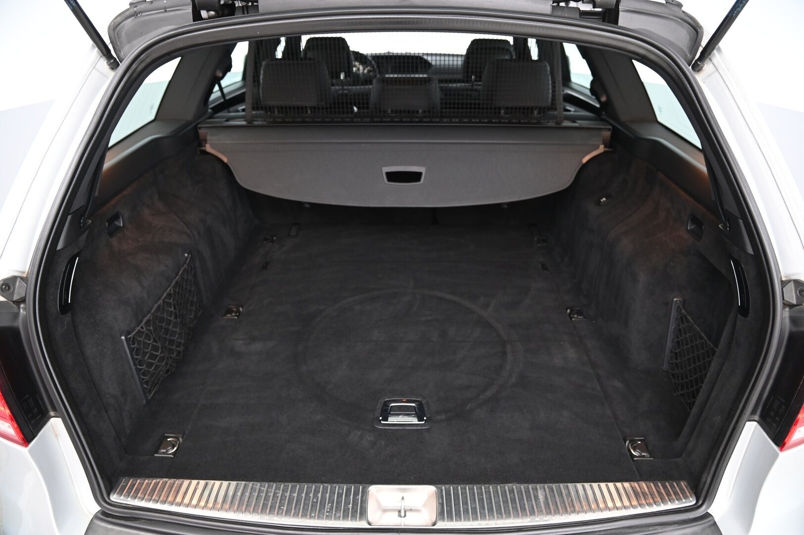 Mercedes-Benz E 2014 220 CDI BE T A Premium Business *Webasto / Ortopedi / ILS / Sähöpenkit muistilla / Navi* - *Juuri huollettu! / Koukku / Suomi-auto / Kahdet renkaat ja vanteet*