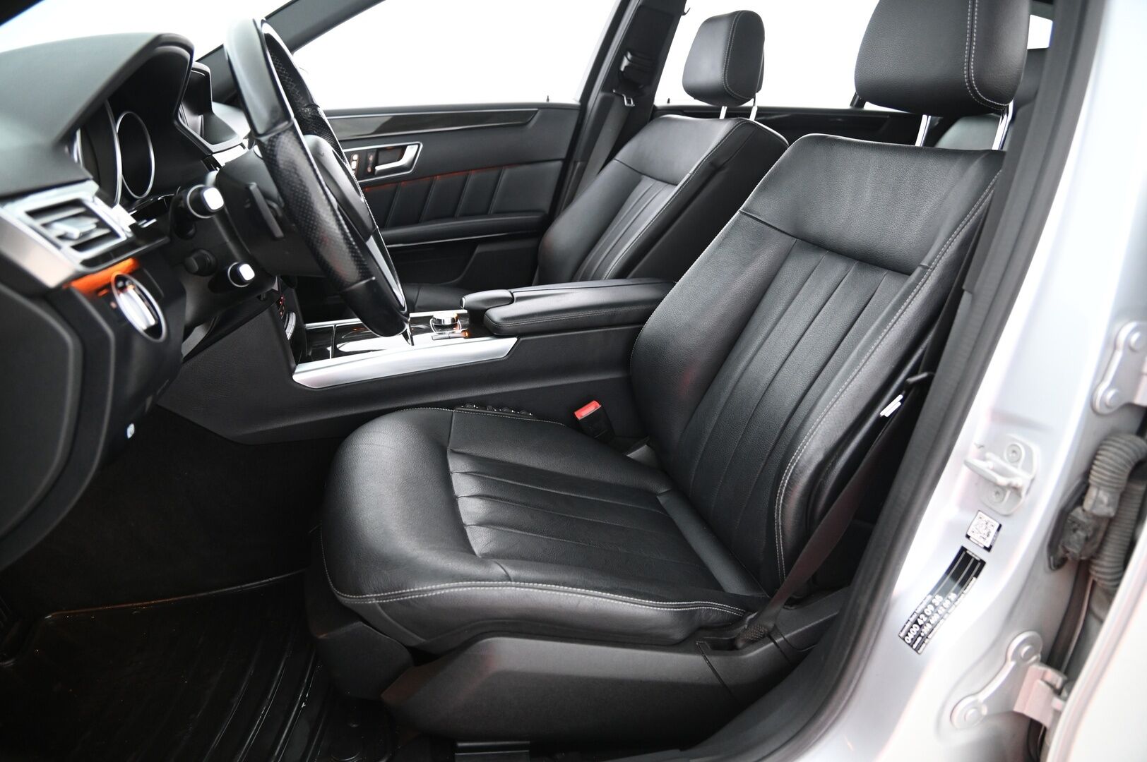 Mercedes-Benz E 2014 220 CDI BE T A Premium Business *Webasto / Ortopedi / ILS / Sähöpenkit muistilla / Navi* - *Juuri huollettu! / Koukku / Suomi-auto / Kahdet renkaat ja vanteet*