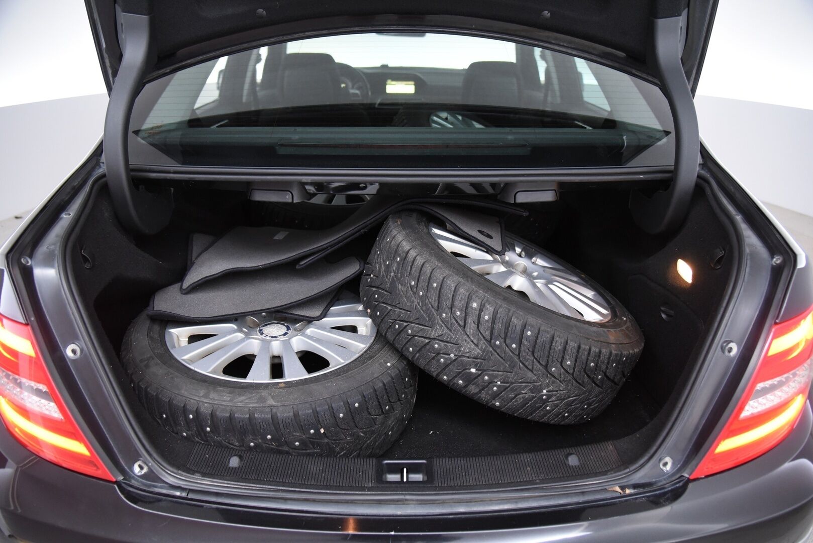 Mercedes-Benz C 2011 C 220 CDI Sedan (AA) 4ov 2143cm3 A - Myydään huutokaupat.comissa!