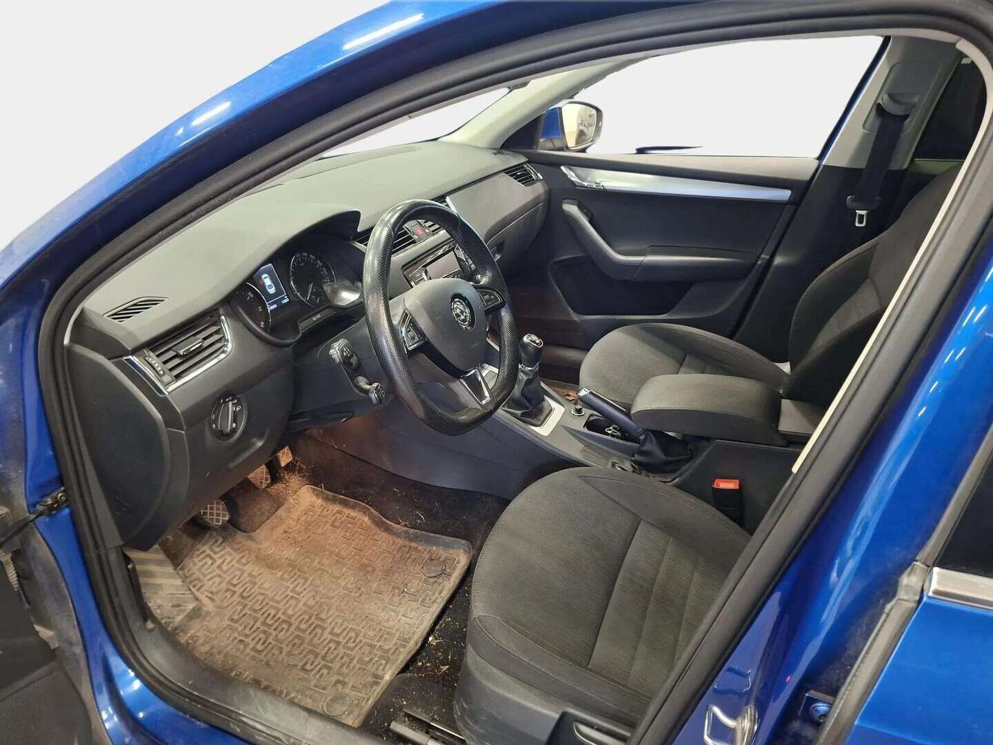 Skoda Octavia 2015 1,4 TSI Elegance * ACC / Koukku / Lohkolämmitin / Kessy / P.tutka / 2x renkaat ja vanteet *