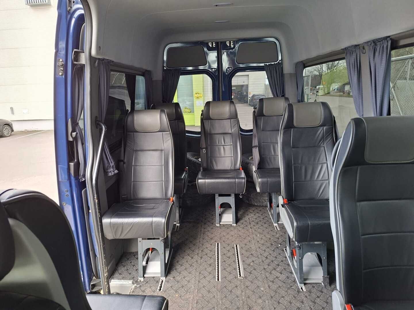 Volkswagen Crafter 2015 35 Kombi 2,0 TDI 120 kW, 3665, 2-0-0-0 / 9-p / Carsportin sisusta! / Webasto / Hihna vaihdettu 196tkm / 2x Renkaat - Ainutlaatuinen yksilö hyvällä historialla matkalla myymälään! - HULLUT AVAJAISHULINAT KORKOTARJOUS 3,29 %