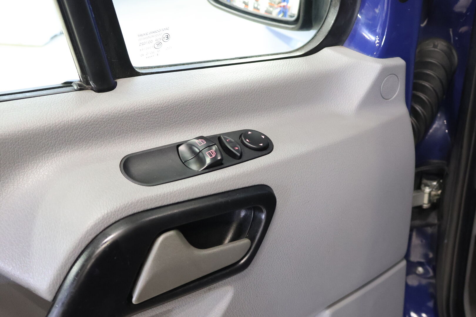 Volkswagen Crafter 2015 35 Kombi 2,0 TDI 120 kW, 3665, 2-0-0-0 - 9-p | CarSportin nahkasisusta! | Webasto | P. Kamera | Hihna vaihdettu 196tkm!  | B-kortilla ajettava! 