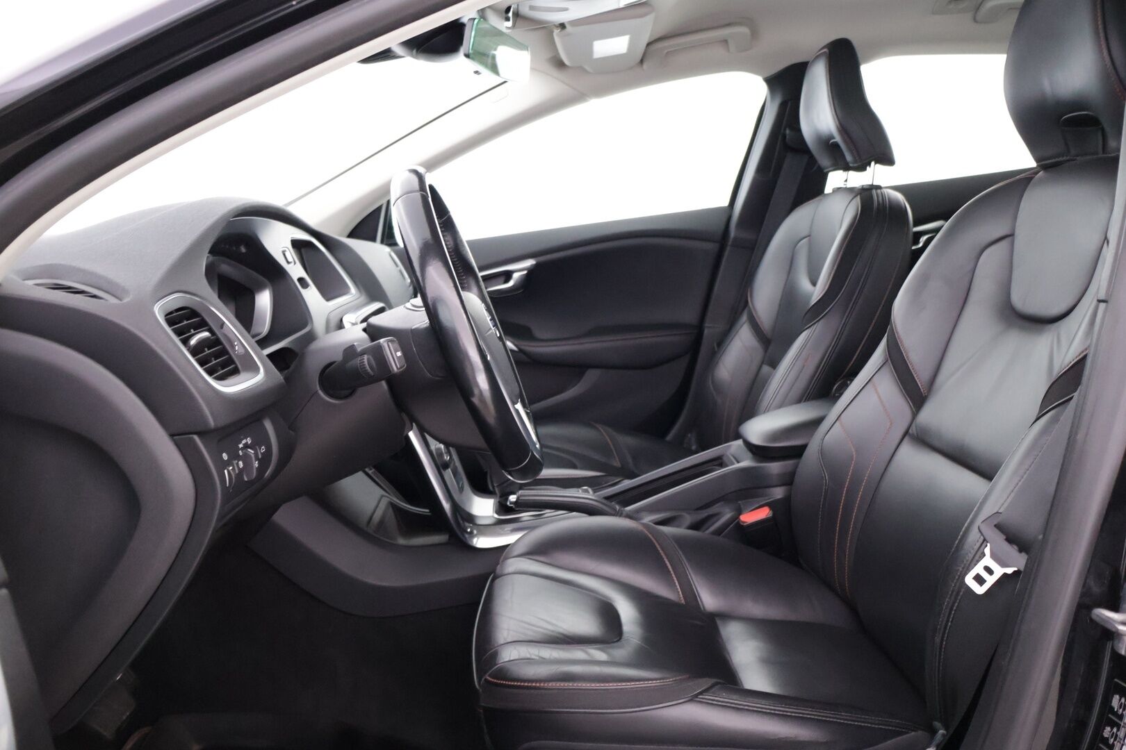 Volvo V40 2015 D2 Ocean Race Business aut - | Suomi-auto | Webasto | Vakkari | Nahkapenkit | Digimittaristo | 