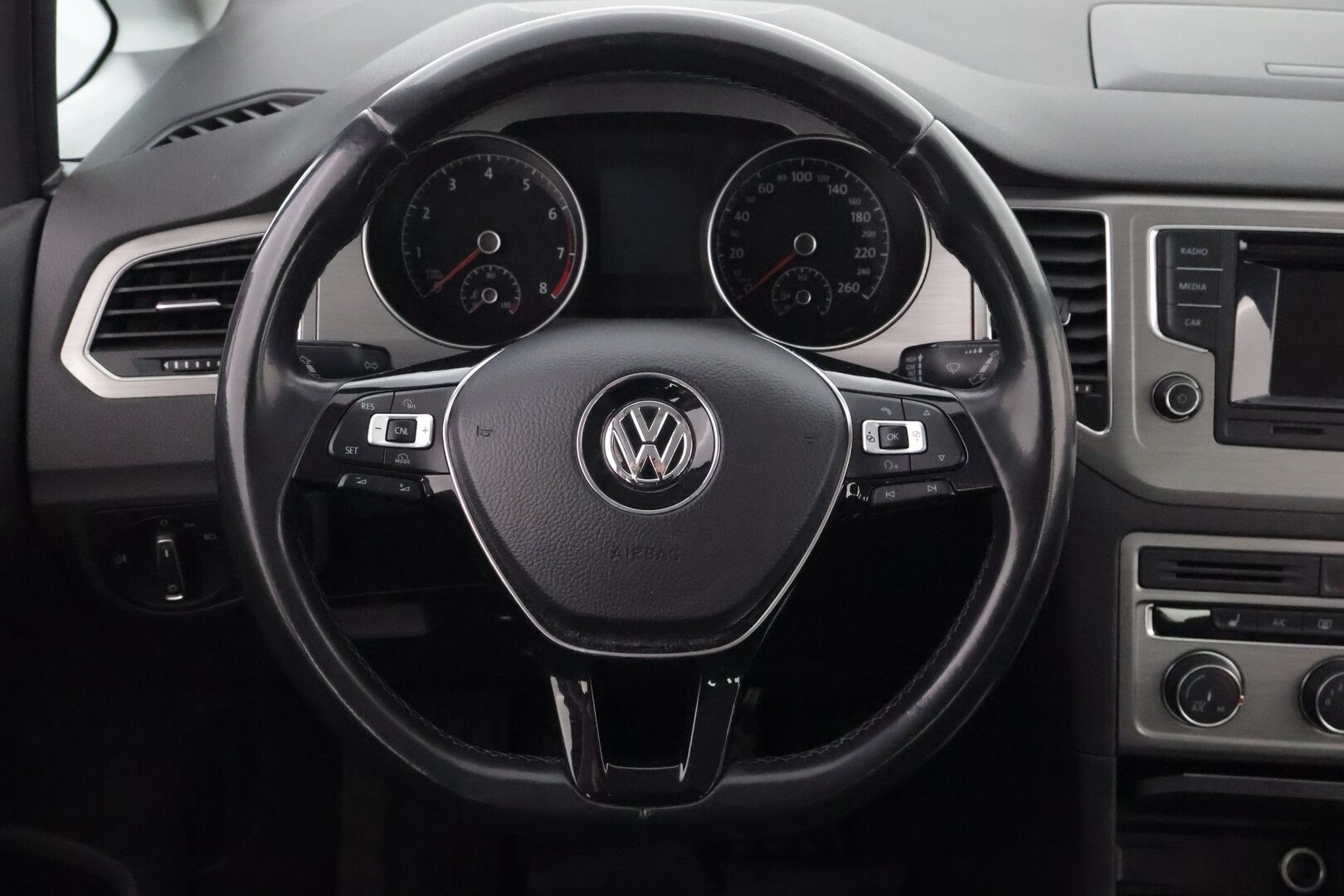 Volkswagen Golf Sportsvan 2014 (NW):	Comfortline 1,2 TSI 63 kW (85 hv) BlueMotion Technology - YritysOutlet - Myydään vain yrityksille - (NW): Comfortline 1,2 TSI 63 kW (85 hv) BlueMotion Technology