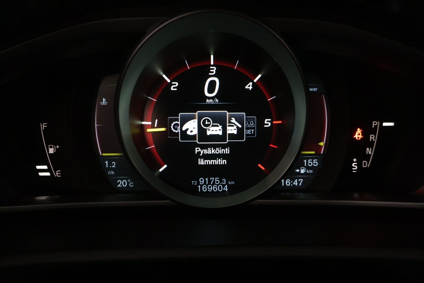 Volvo V40 Cross Country 2015 D2 Ocean Race Business aut - Suomi-auto | PA-lämmitin | Tutka takana | Vaaleat nahat | Jakohihna juuri tehty! | High Performance Audio | Digimittaristo