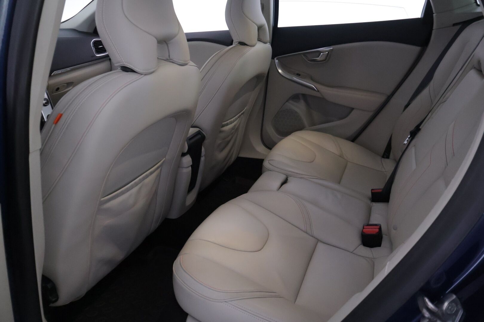 Volvo V40 Cross Country 2015 D2 Ocean Race Business aut - Suomi-auto | PA-lämmitin | Tutka takana | Vaaleat nahat | Jakohihna juuri tehty! | High Performance Audio | Digimittaristo
