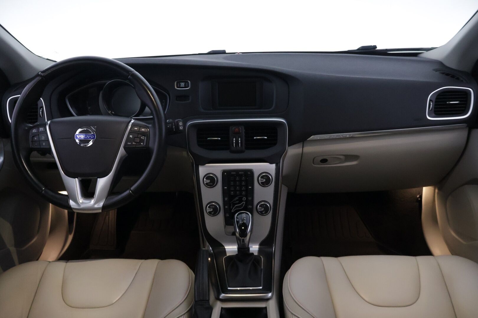 Volvo V40 Cross Country 2015 D2 Ocean Race Business aut - Suomi-auto | PA-lämmitin | Tutka takana | Vaaleat nahat | Jakohihna juuri tehty! | High Performance Audio | Digimittaristo