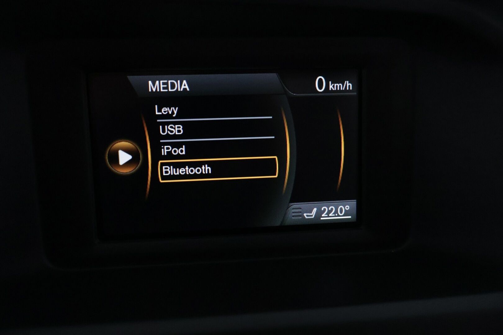 Volvo V40 Cross Country 2015 D2 Ocean Race Business aut - Suomi-auto | PA-lämmitin | Tutka takana | Vaaleat nahat | Jakohihna juuri tehty! | High Performance Audio | Digimittaristo