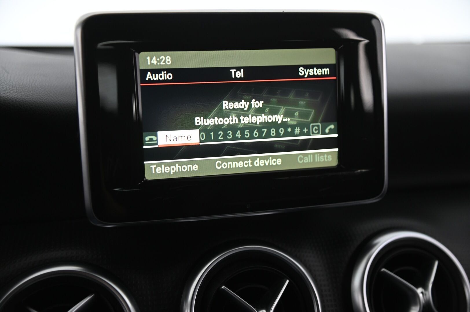 Mercedes-Benz A 2015 180 BE A Premium Business - Peruutuskamera | Lohkolämmitin | Vakionopeudensäädin | Vetokoukku | Xenon | Suomi-auto | 2x Renkaat Alumiinivanteilla