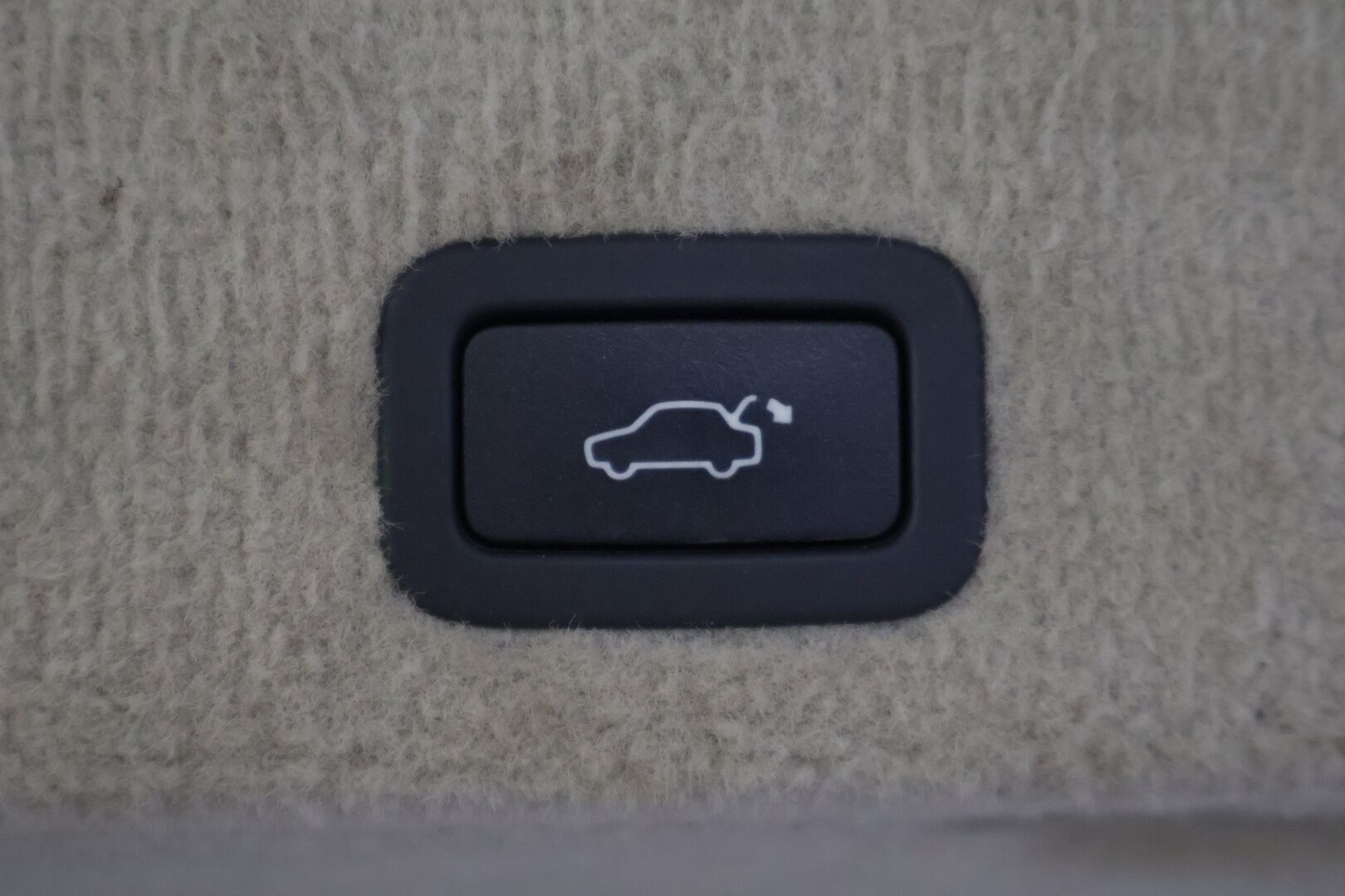 Volvo V70 2014 D4 AWD Momentum Edition aut. - | Vakionopeudensäädin | Webasto | Vetokoukku | Sähkösäätöinen kuljettajan istuin muistilla | Nahkapenkit | Lämmitetty ratti | Jakopää tehty 290tkm kohdalla! |