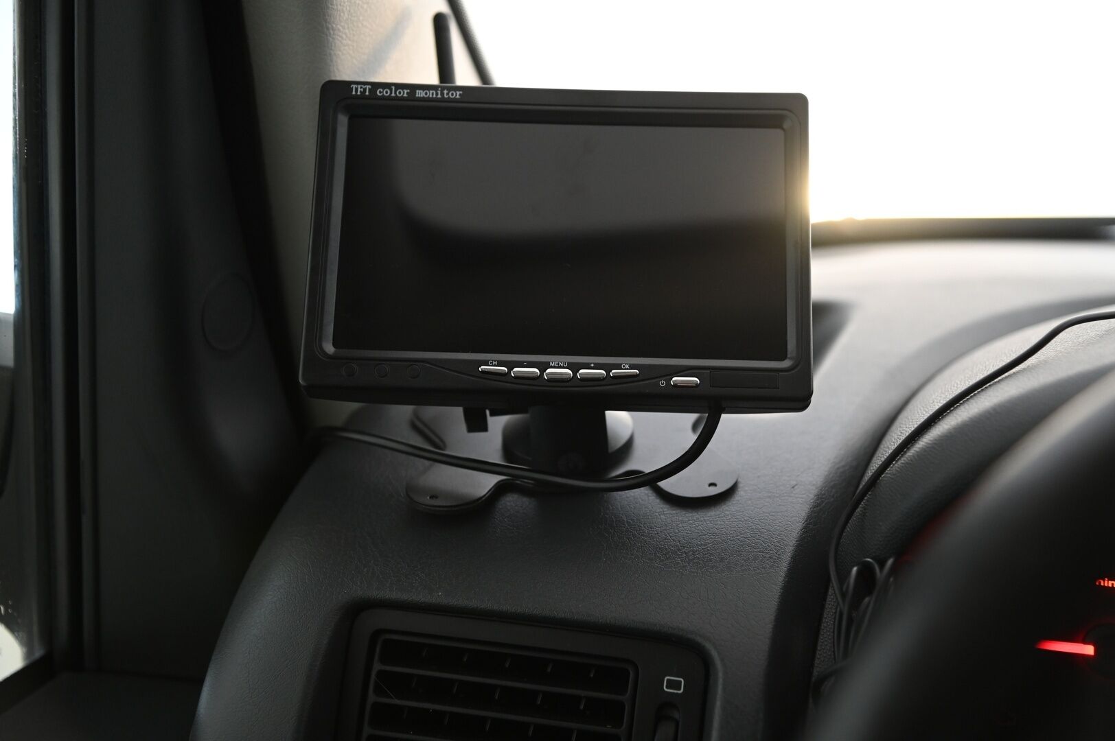 Toyota Proace 2016 L2H1 2,0 D 128 Active 5-ovinen *Webasto / Koukku / Vakkari / 2x hyvät renkaat* - Suomiauto / ei adblueta / Läpijuostava