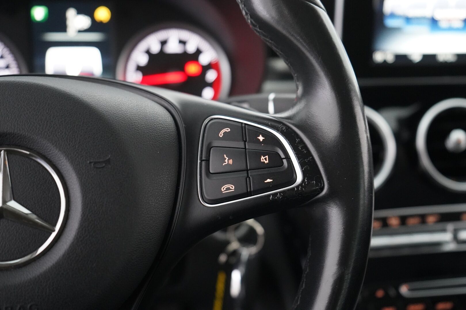 Mercedes-Benz C 2015 200 T A Premium Business - Suomi- auto | LED | Vakkari | Lohkolämmitin | Tutkat | Sporttipenkit | Kahdet renkaat aluvantein | Seuraava katsastus 4.2027