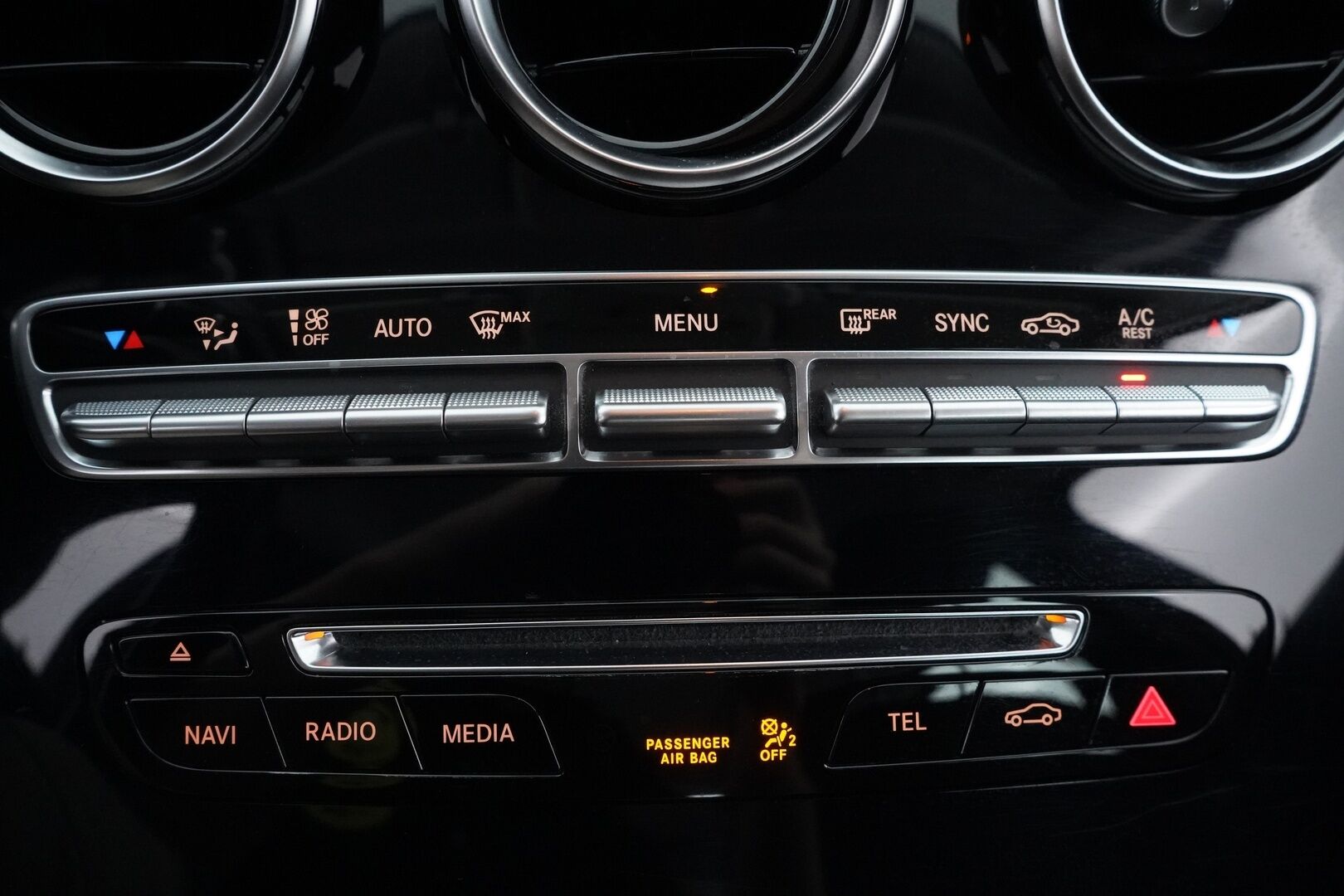 Mercedes-Benz C 2015 200 T A Premium Business - Suomi- auto | LED | Vakkari | Lohkolämmitin | Tutkat | Sporttipenkit | Kahdet renkaat aluvantein | Seuraava katsastus 4.2027