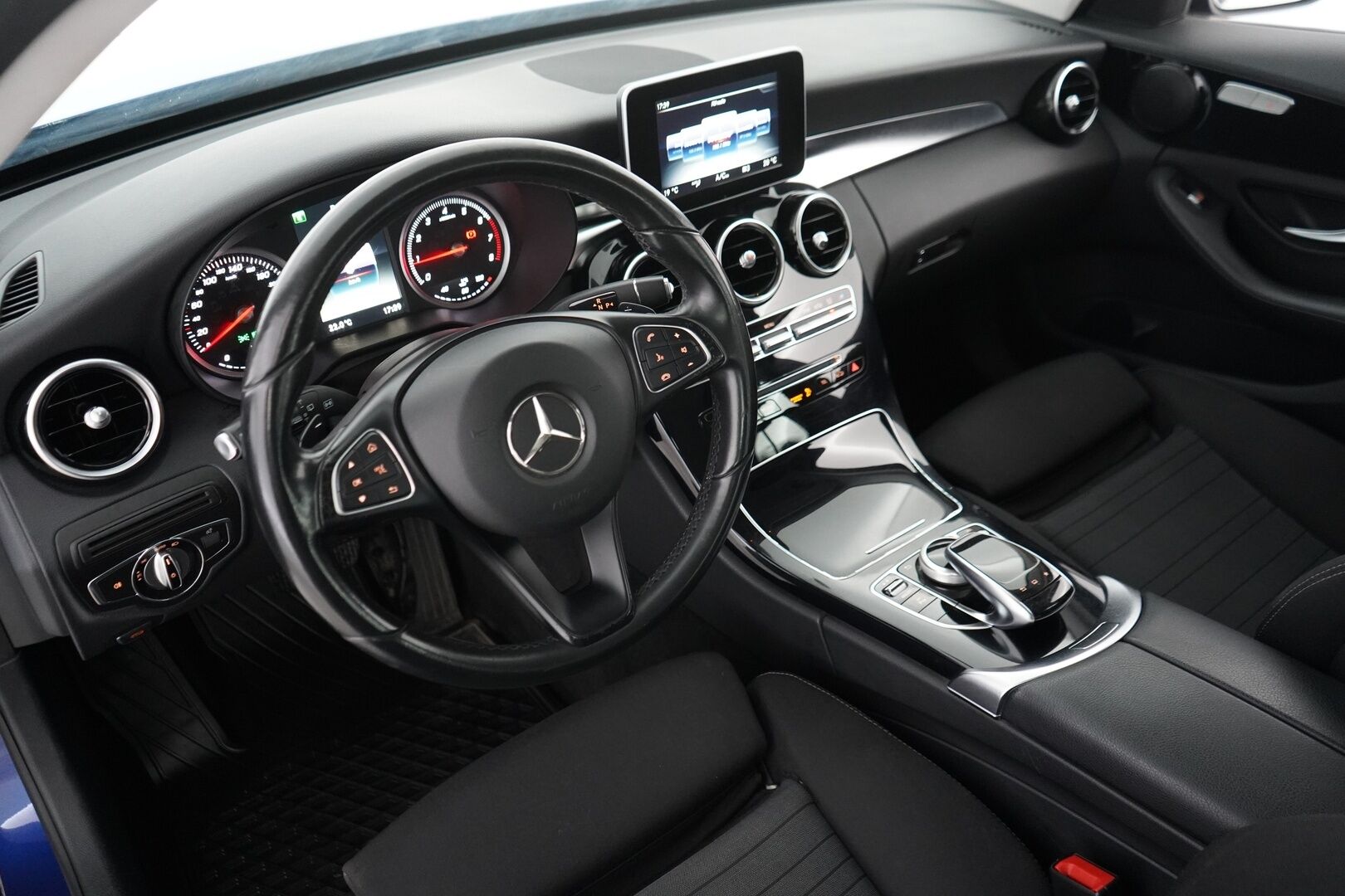 Mercedes-Benz C 2015 200 T A Premium Business - Suomi- auto | LED | Vakkari | Lohkolämmitin | Tutkat | Sporttipenkit | Kahdet renkaat aluvantein | Seuraava katsastus 4.2027