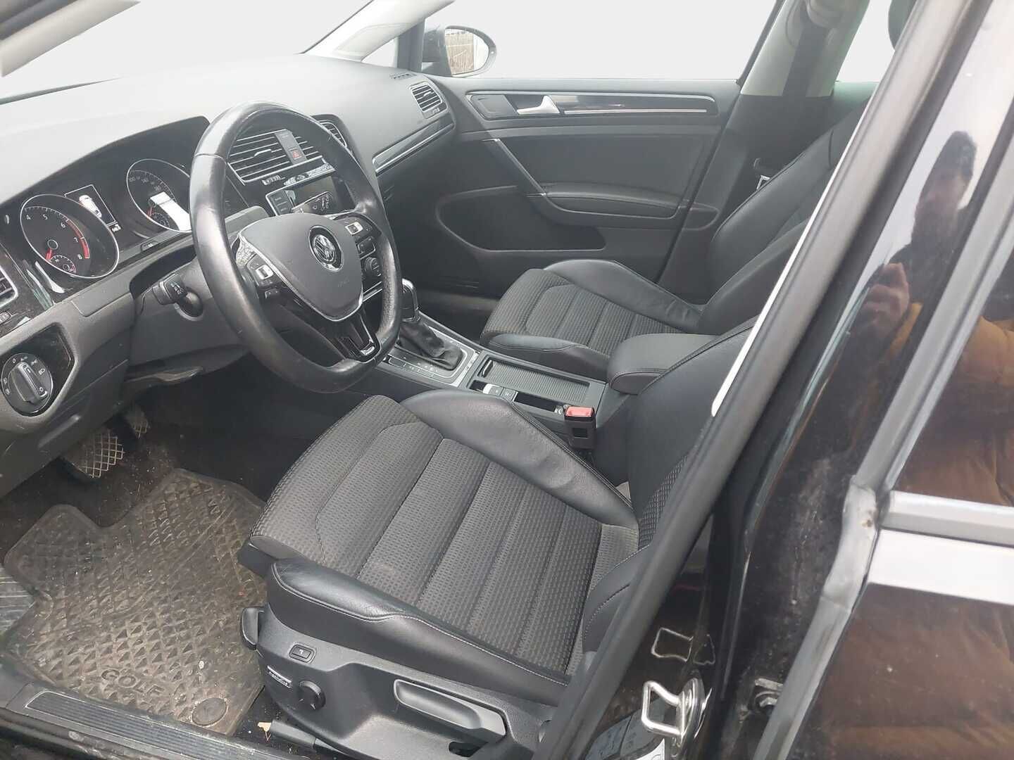 Volkswagen Golf 2016 Highline 1,4 TSI 92 kW (125 hv) DSG-automaatti *Vakionopeudensäädin / Webasto / Puolinahka penkit / Tutkat edessä ja takana / Keyless Go* - *Suomi-auto / Juuri katsastettu / Hieronta kuljettajan istuimessa / 2x Renkaat & Vanteet* - HULLUT JOULUT KORKOTARJOUS 2,49% 