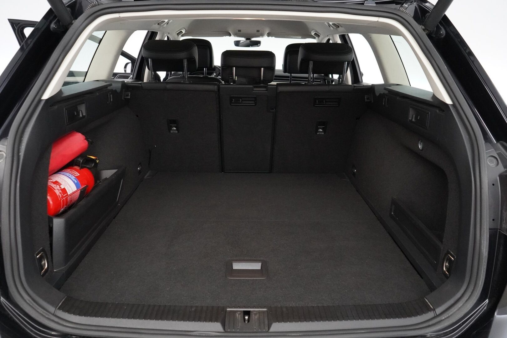 Volkswagen Passat 2015 Variant Highline 2,0 TDI 110 kW (150 hv) BlueMotion Technology DSG-aut. *ACC / Nahat / Webasto / Keyless* - Suomi-auto / Kahdet renkaat vanteilla / Juuri huollettu - HULLUT AVAJAISHULINAT KORKOTARJOUS 3,29 %