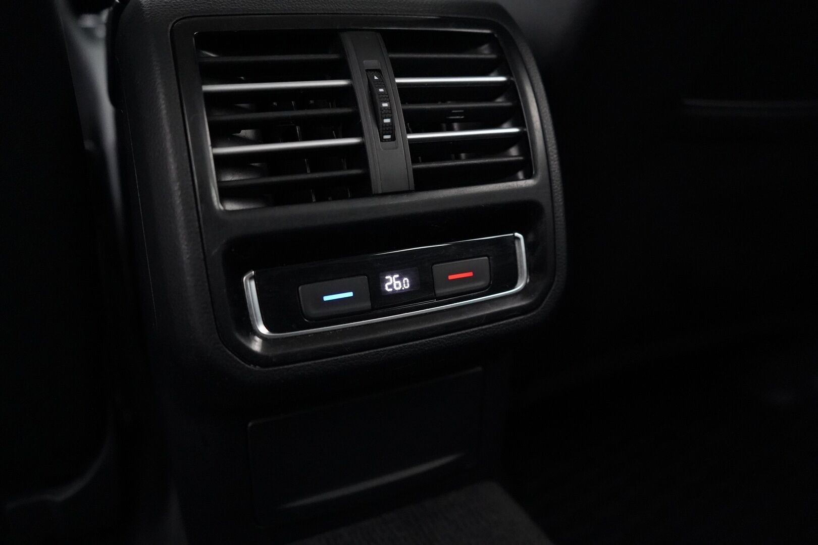 Volkswagen Passat 2015 Variant Highline 2,0 TDI 110 kW (150 hv) BlueMotion Technology DSG-aut. *ACC / Nahat / Webasto / Keyless* - Suomi-auto / Kahdet renkaat vanteilla / Juuri huollettu - HULLUT AVAJAISHULINAT KORKOTARJOUS 3,29 %