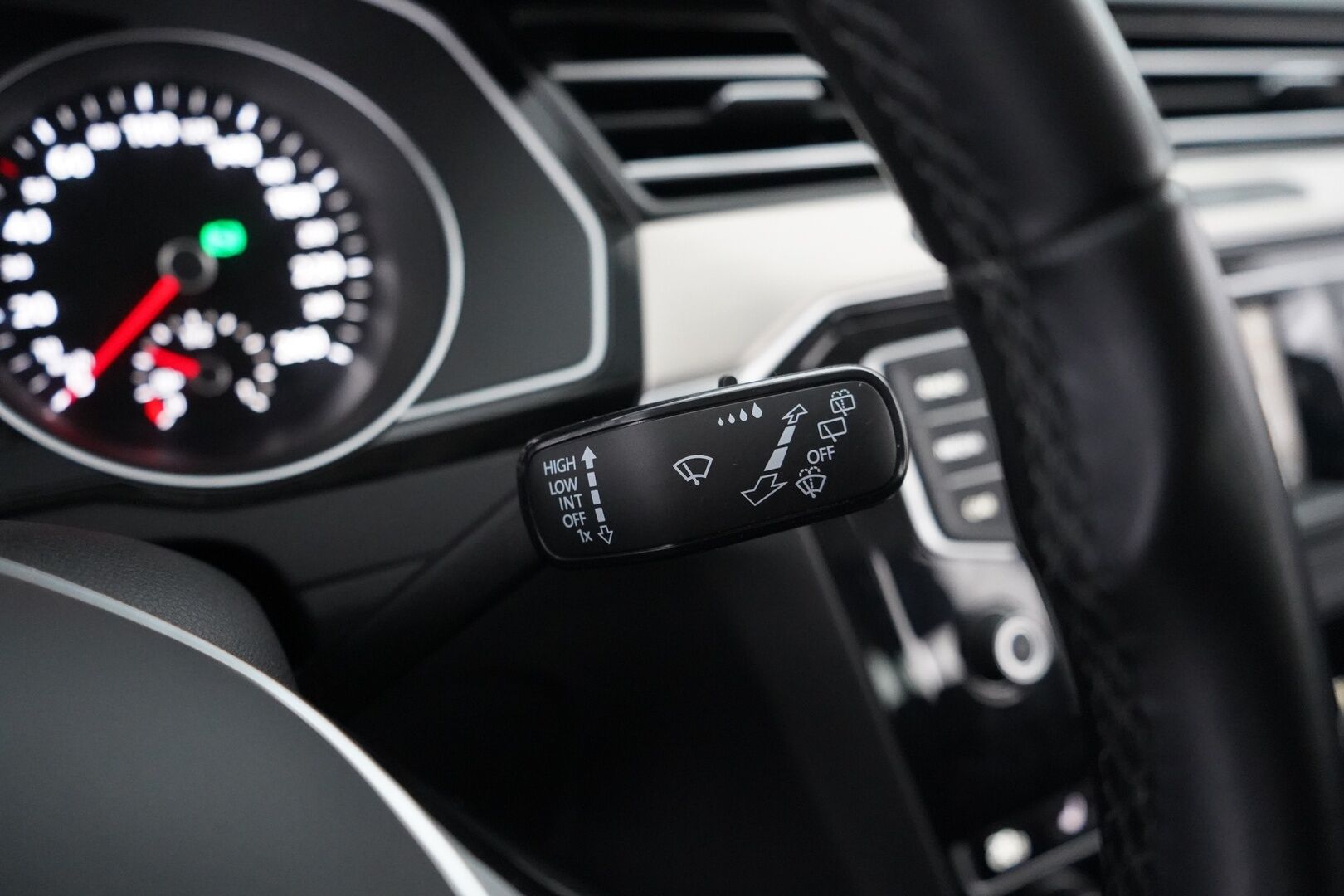 Volkswagen Passat 2015 Variant Highline 2,0 TDI 110 kW (150 hv) BlueMotion Technology DSG-aut. *ACC / Nahat / Webasto / Keyless* - Suomi-auto / Kahdet renkaat vanteilla / Juuri huollettu - HULLUT AVAJAISHULINAT KORKOTARJOUS 3,29 %