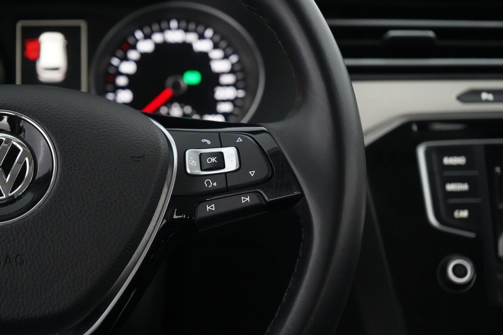 Volkswagen Passat 2015 Variant Highline 2,0 TDI 110 kW (150 hv) BlueMotion Technology DSG-aut. *ACC / Nahat / Webasto / Keyless* - Suomi-auto / Kahdet renkaat vanteilla / Juuri huollettu - HULLUT AVAJAISHULINAT KORKOTARJOUS 3,29 %