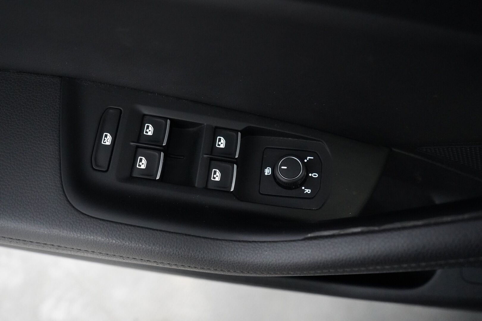 Volkswagen Passat 2015 Variant Highline 2,0 TDI 110 kW (150 hv) BlueMotion Technology DSG-aut. *ACC / Nahat / Webasto / Keyless* - Suomi-auto / Kahdet renkaat vanteilla / Juuri huollettu - HULLUT AVAJAISHULINAT KORKOTARJOUS 3,29 %